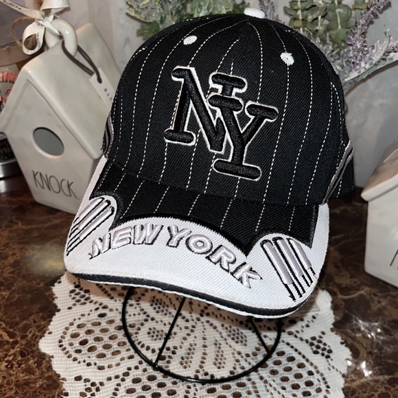 Yankees adjustable baseball cap - Picture 2 of 6